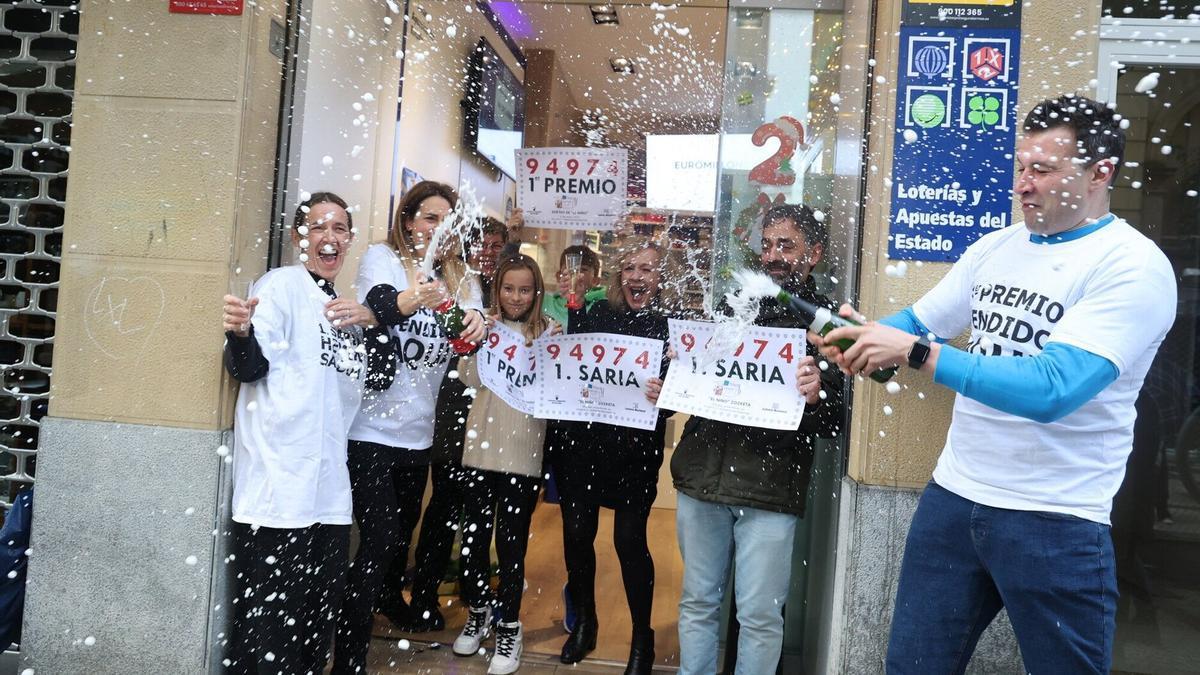 Primer premio del Niño en la administración de calle Matia 10 en Donostia