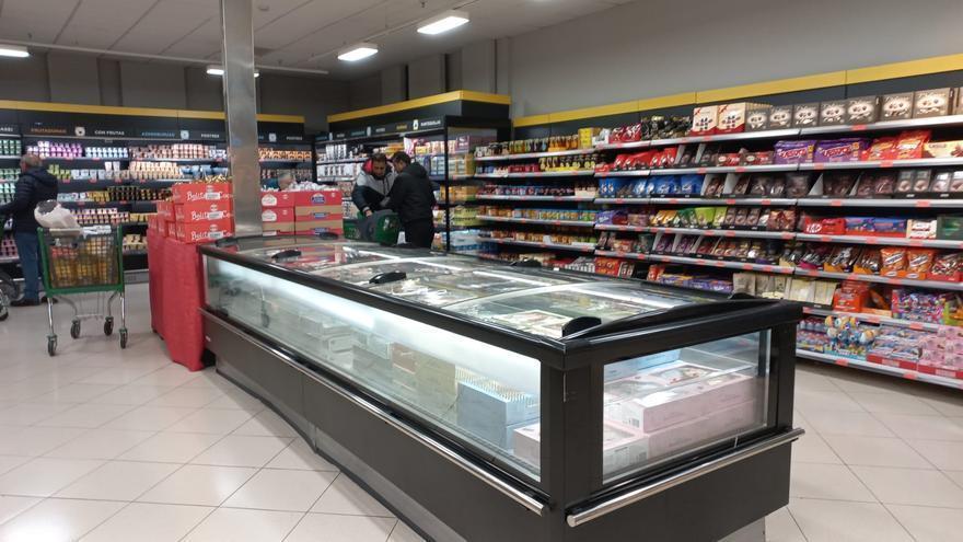 Clientes en un supermercado en Vitoria