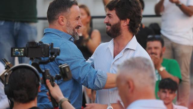 El líder de Vox, Santiago Abascal, y el exvicepresidente de la Junta de Castilla y León, Juan García-Gallardo.