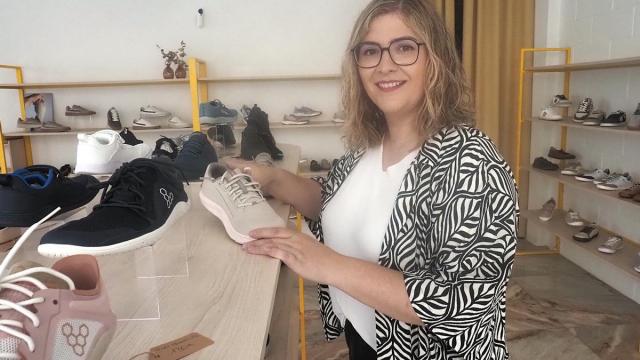 Oihana Odriozola, en el interior de su tienda.