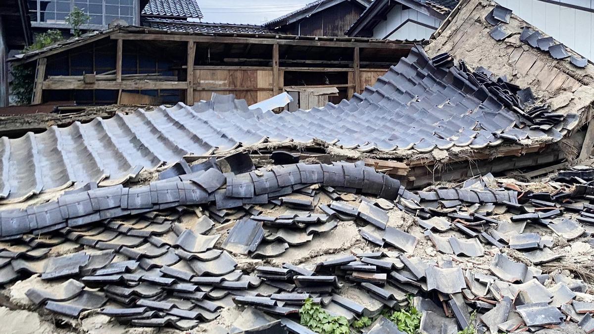 Un edificio derrumbado debido al terremoto en la ciudad de Suzu, en la prefectura japonesa de Ishikawa.