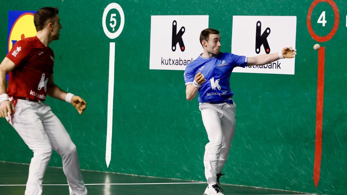 Peña II-Salaverri II, semifinalistas del Campeonato de Parejas Serie B tras derrotar a Salaberria-Gaskue en Tolosa.