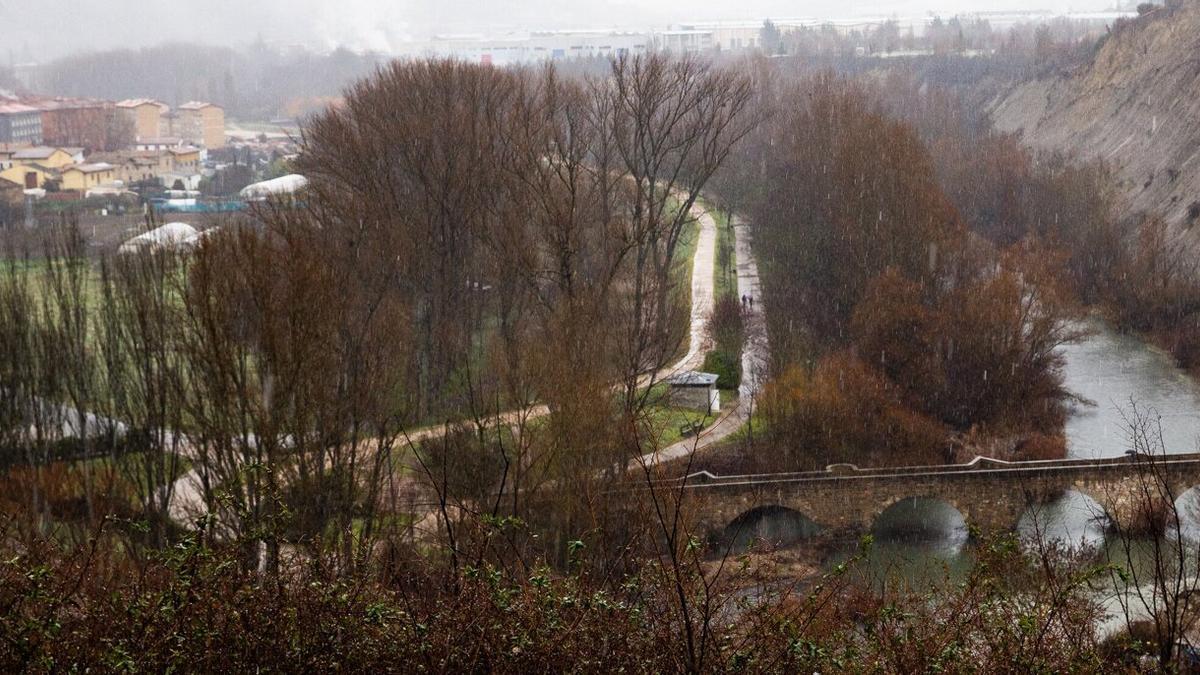 Aspecto actual que presenta la zona de La Nogalera de Burlada, que se transformará para dar más espacio al río y reducir los efectos de las riadas.