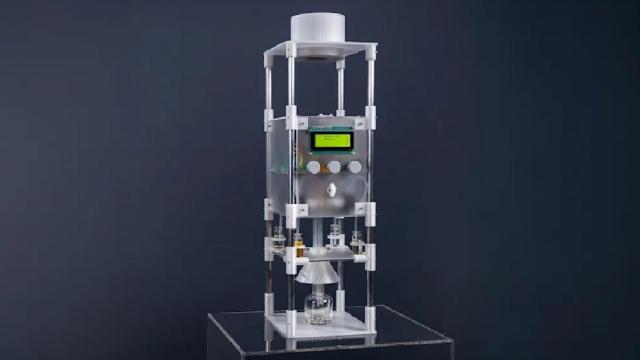 Aparato utilizado para el proyecto 'Anemoia Device'.