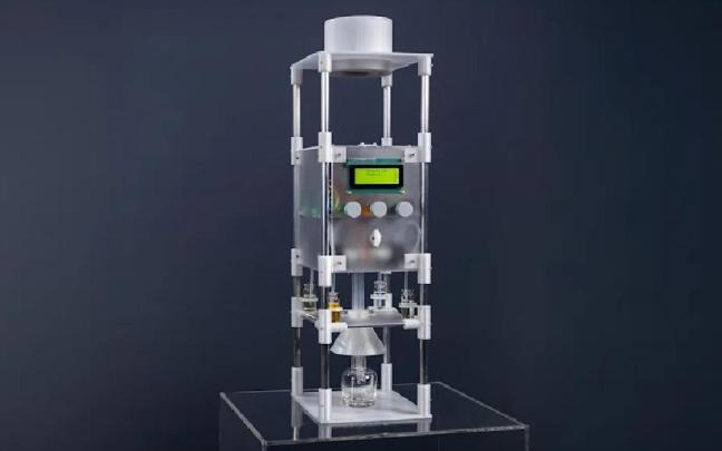 Aparato utilizado para el proyecto 'Anemoia Device'.