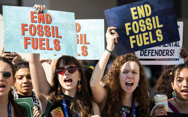 Manifestación contra el uso de combustibles fósiles.