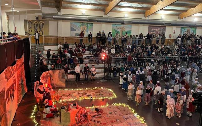 La llegada de Olentzero contó con una gran respuesta por parte del público