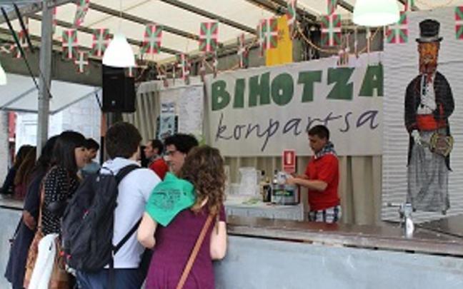 Una vez concedida la autorización, los responsables de la txosna deberán abonar una fianza de 300 euros