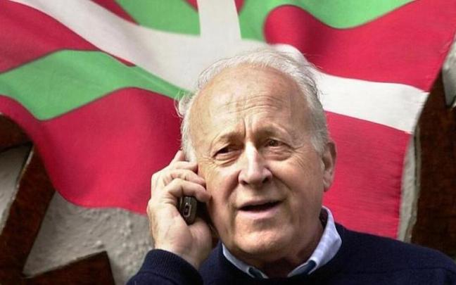 Se cumplen cinco años del fallecimiento de Xabier Arzalluz. / EFE Se cumplen cinco años del fallecimiento de Xabier Arzalluz.