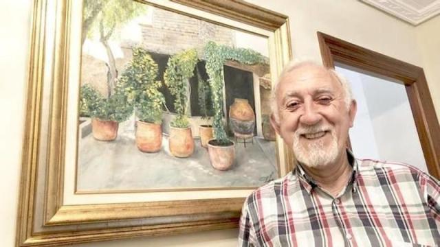 Victoriano Pérez disfruta pintando cuadros