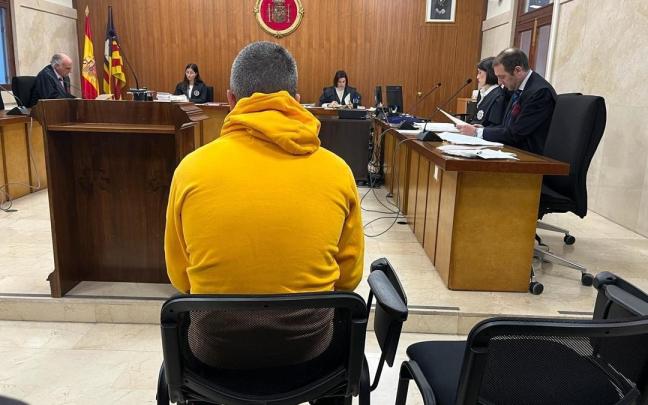 El hombre condenado, durante el juicio.