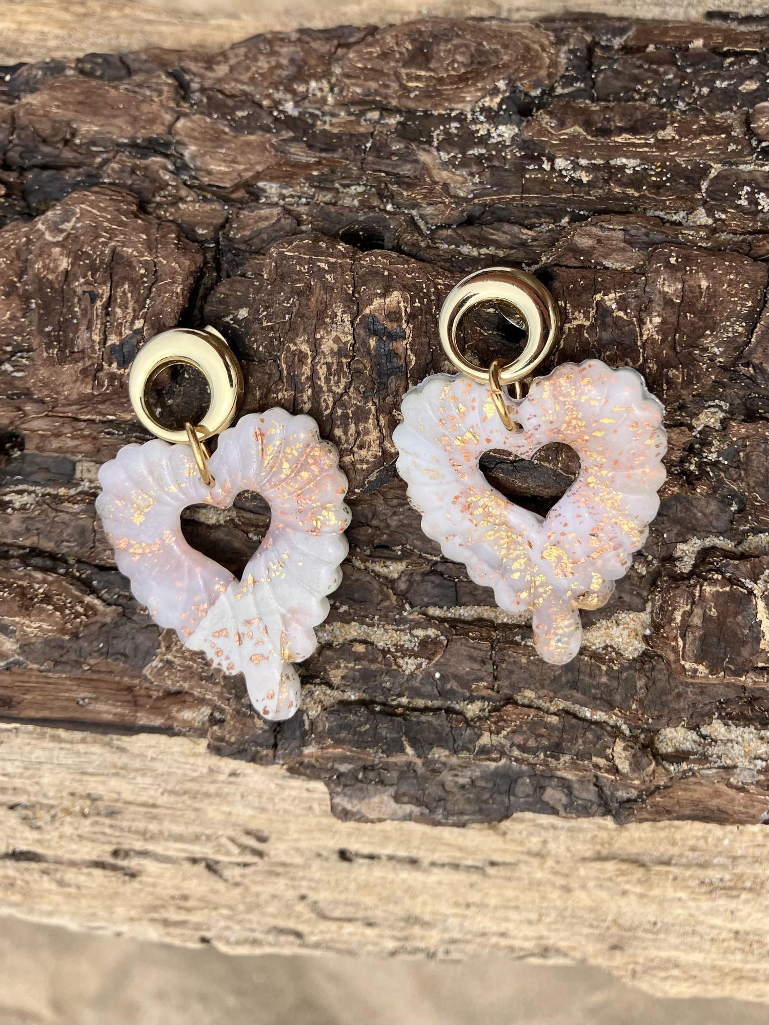 Los diseños de Mai se publican por colecciones.