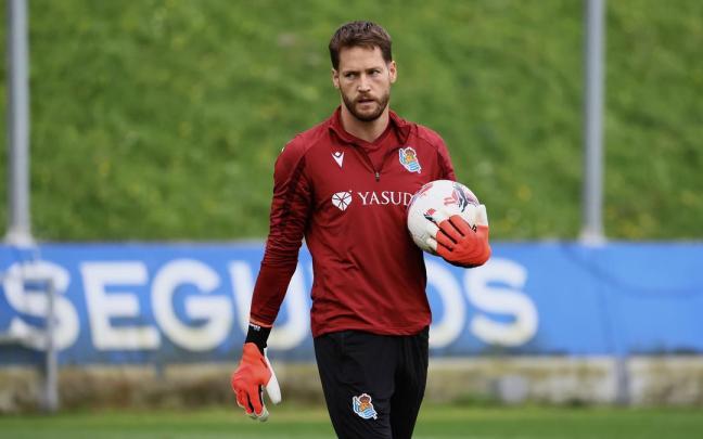 Remiro, en el entrenamiento de Zubieta. / OSCAR ALONSO ALGOTE