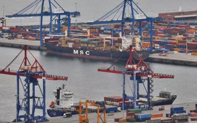 EAEko esportazioak %29,0 jaitsi dira abuztuan.