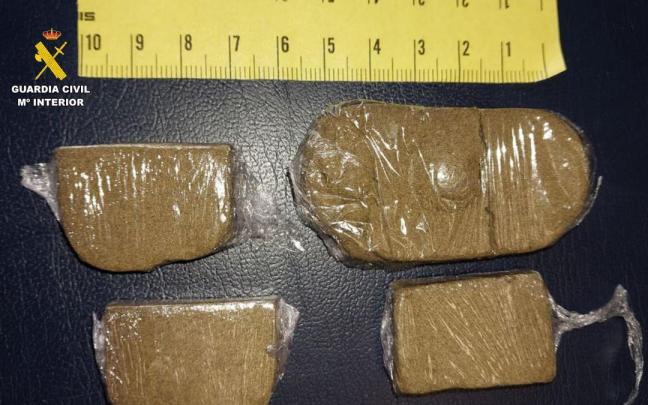 Se encontraron alrededor de 55 gramos de hachís preparados para la venta.