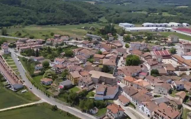 Vista aérea de Arraia-Maeztu en Mendialdea