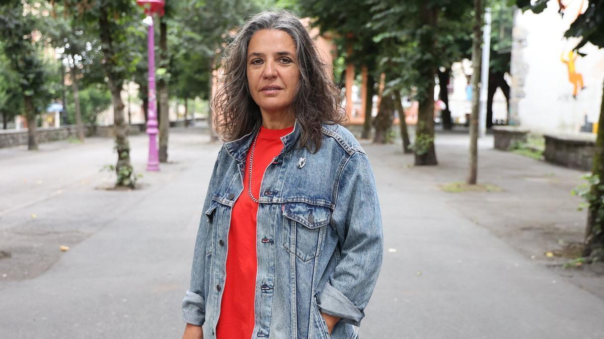 Anari posando para una entrevista en Noticias de Gipuzkoa.