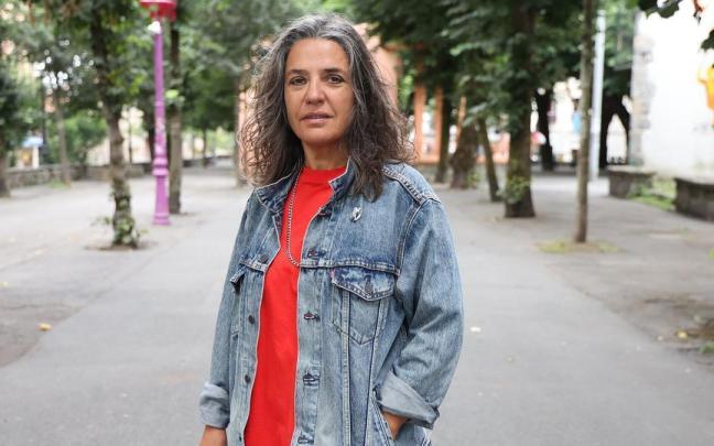 Anari posando para una entrevista en Noticias de Gipuzkoa.