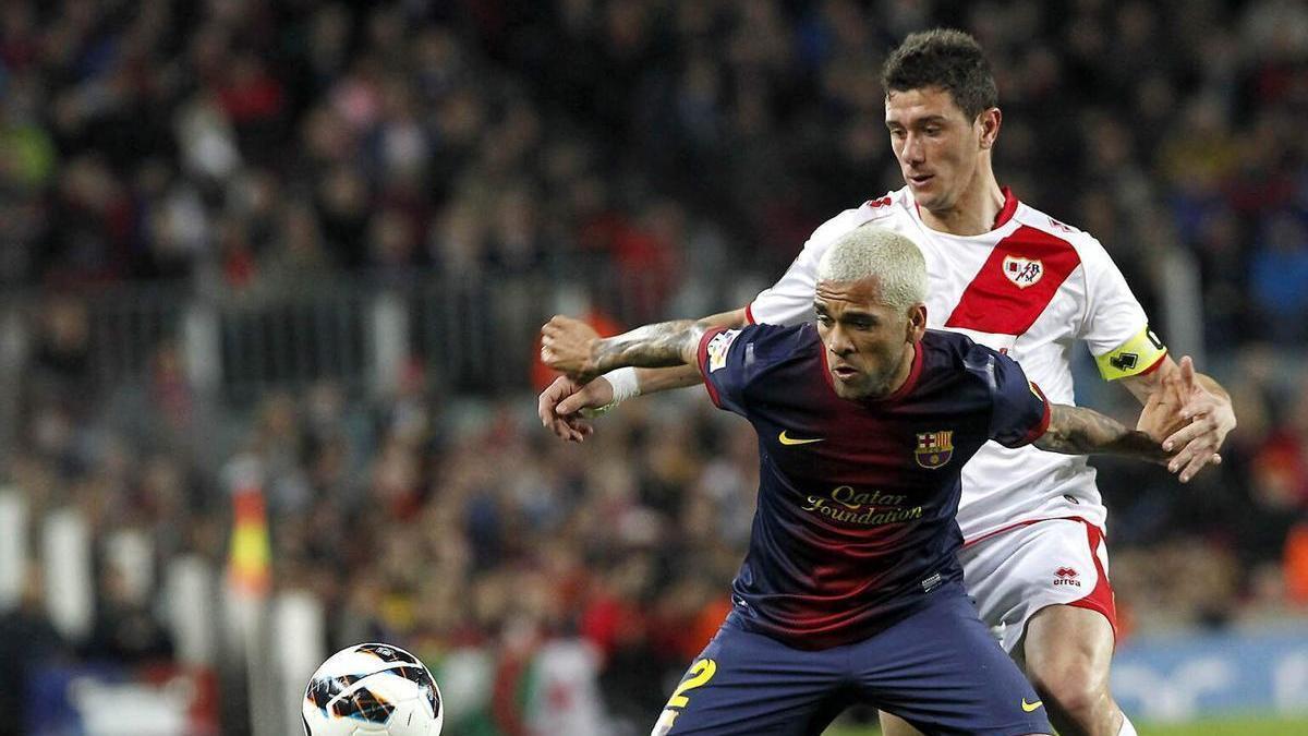 Piti, con Dani Alves, en su época en el Rayo, antes de rayar coches.