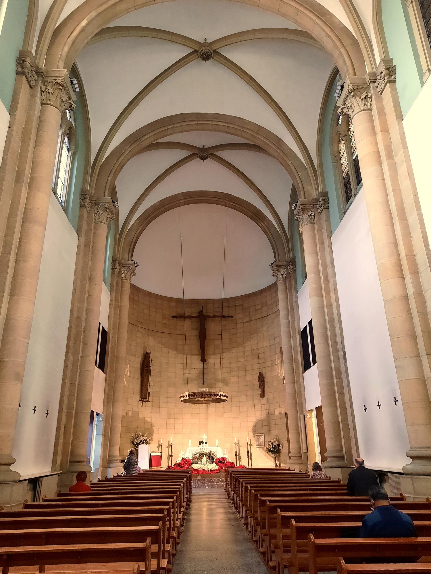 Interior de la iglesias de las Reparadoras