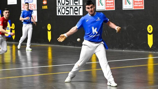 Ander Murua y Arkaitz Gabirondo conquistan el Parejas Serie B en Bergara tras ganar a Peña II-Salaverri II.