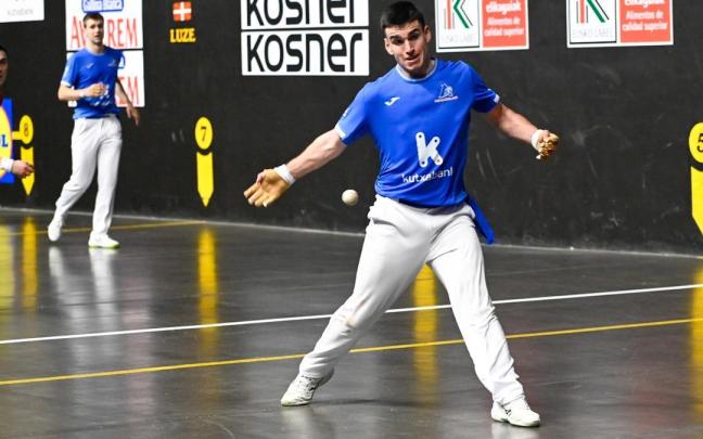 Ander Murua y Arkaitz Gabirondo conquistan el Parejas Serie B en Bergara tras ganar a Peña II-Salaverri II.