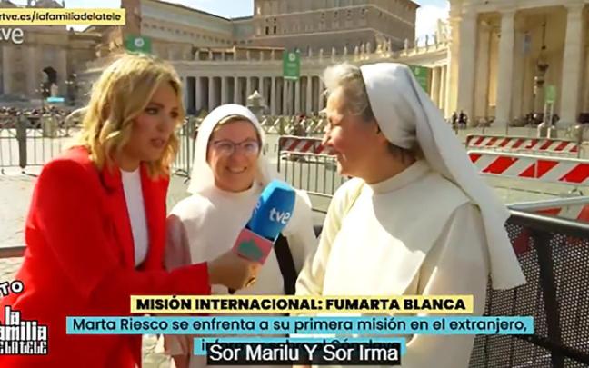 Marta Riesco habla con unas monjas en Roma. / RTVE Marta Riesco habla con unas monjas en Roma.