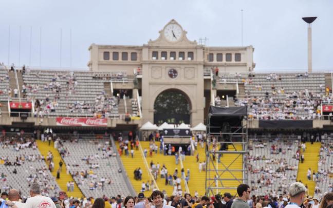 León XIV ofrece en el Estadio Olímpico una multitudinaria vigila de oración