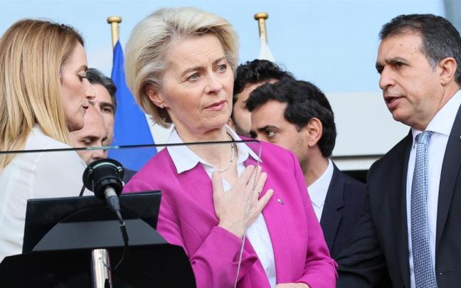 La presidenta de la Comisión Europea, Ursula von der Leyen, durante un homenaje a las víctimas israelíes. La presidenta de la Comisión Europea, Ursula von der Leyen, durante un homenaje a las víctimas israelíes.