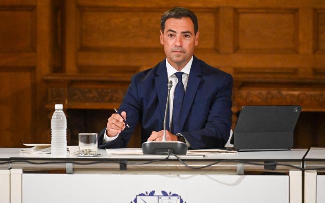 El lehendakari, Imanol Pradales, en el Consejo de Gobierno donde ha presentado el pacto ético / Arnaitz Rubio El lehendakari, Imanol Pradales, en el Consejo de Gobierno donde ha presentado el pacto ético