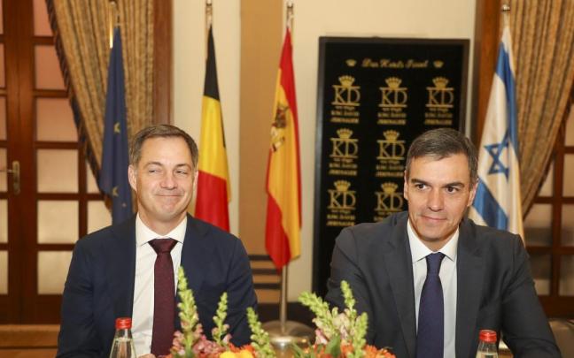 Pedro Sánchez con el primer ministro belga, Alexander de Croo, en su gira por Oriente Próximo.