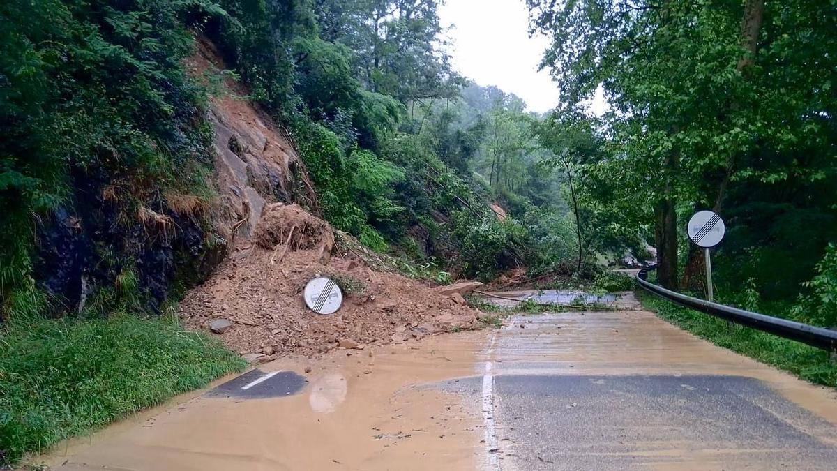 Las intensas precipitaciones de este viernes provocan incidencias en Tolosaldea y Goierri / Javier Colmenero