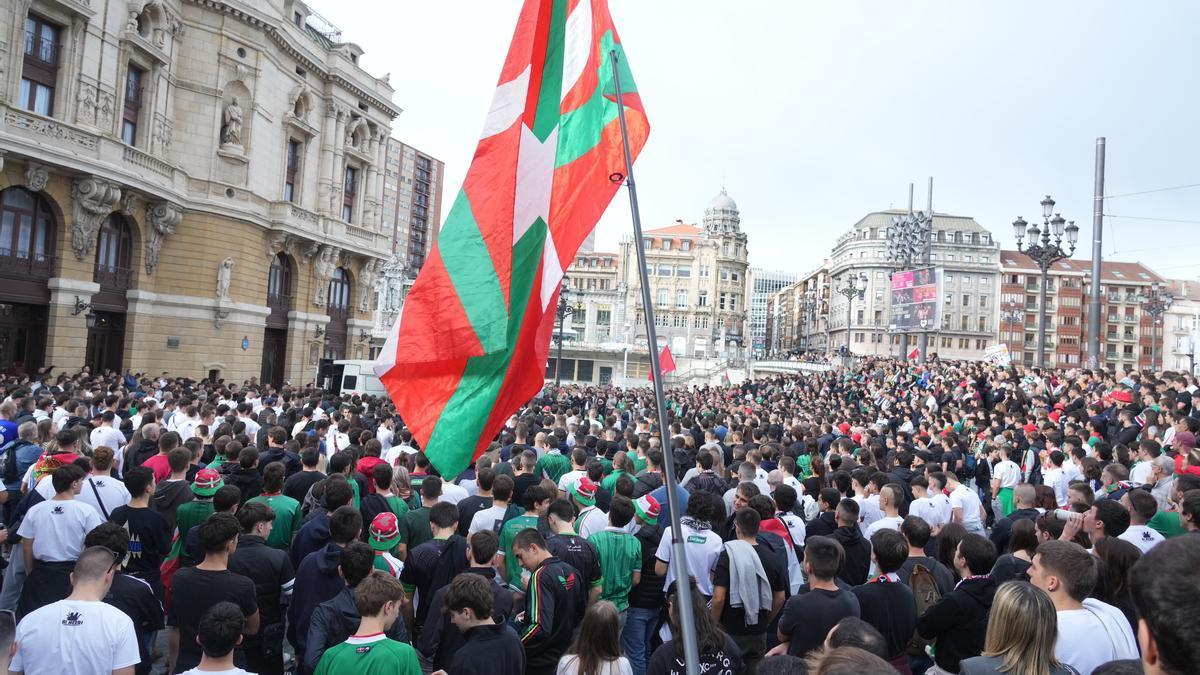 Concentración de homenaje a los deportistas palestinos.