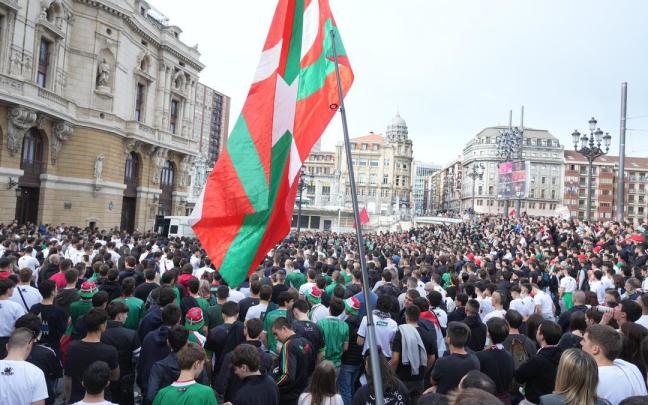 Concentración de homenaje a los deportistas palestinos.