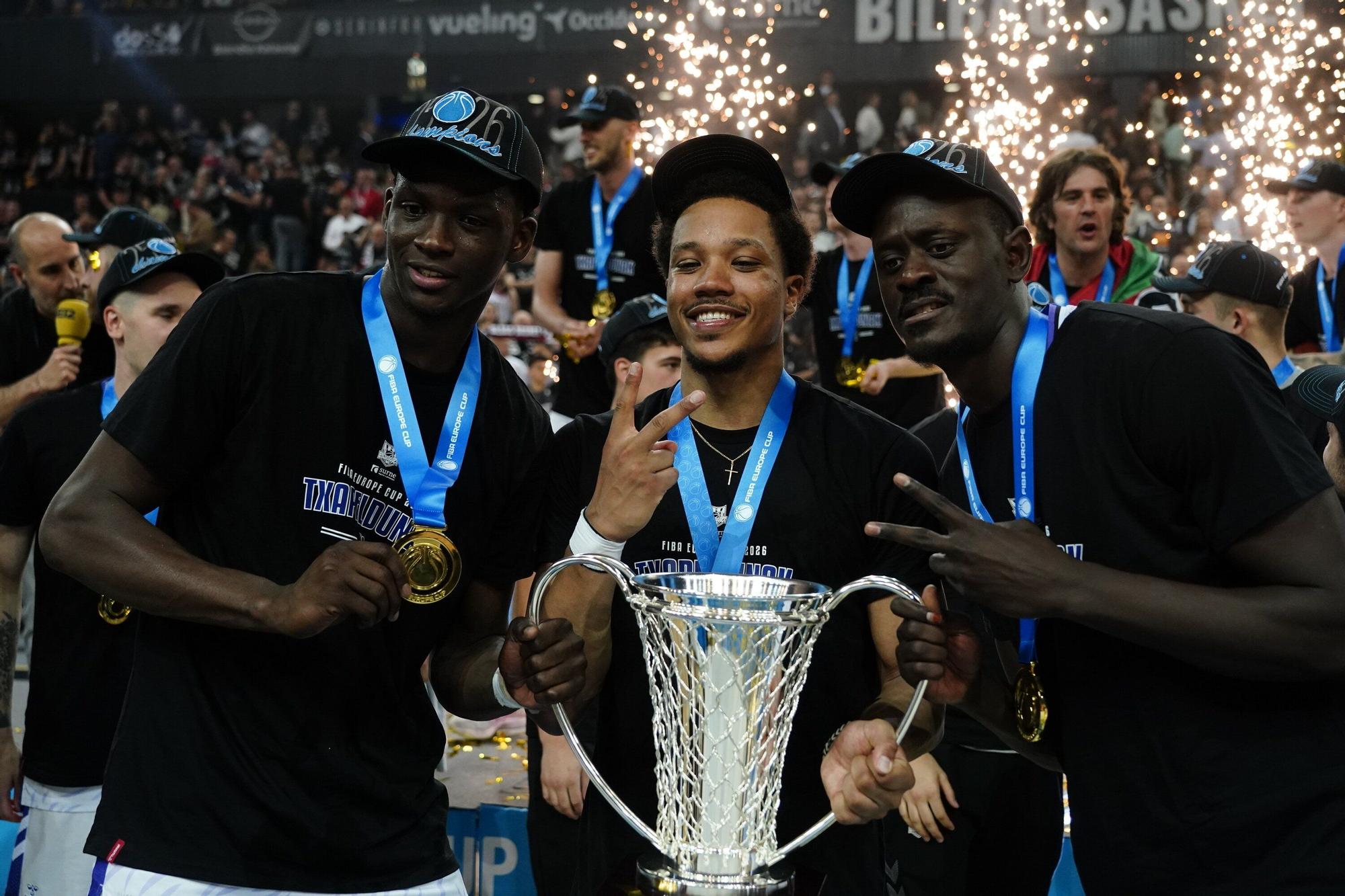 Bagayoko, Pantzar y Sylla eran anoche tres hombres felices. / MARKEL FERNÁNDEZ