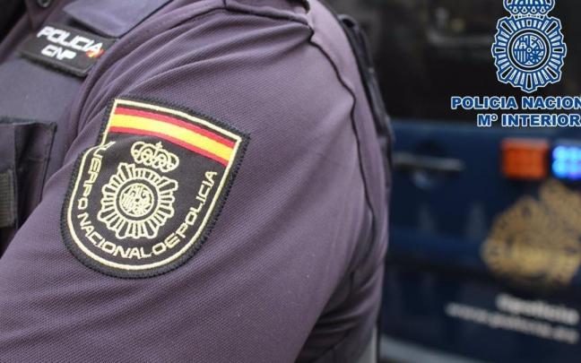 Un agente de la Policía Un agente de la Policía