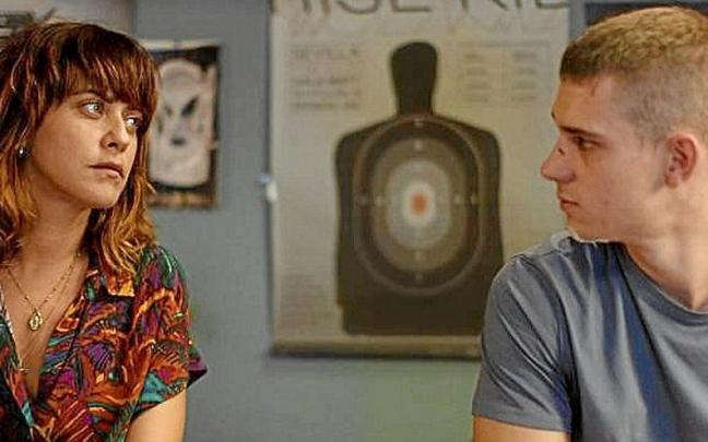 María León y Hugo Welzel en la serie. | FOTO: MOVISTAR PLUS