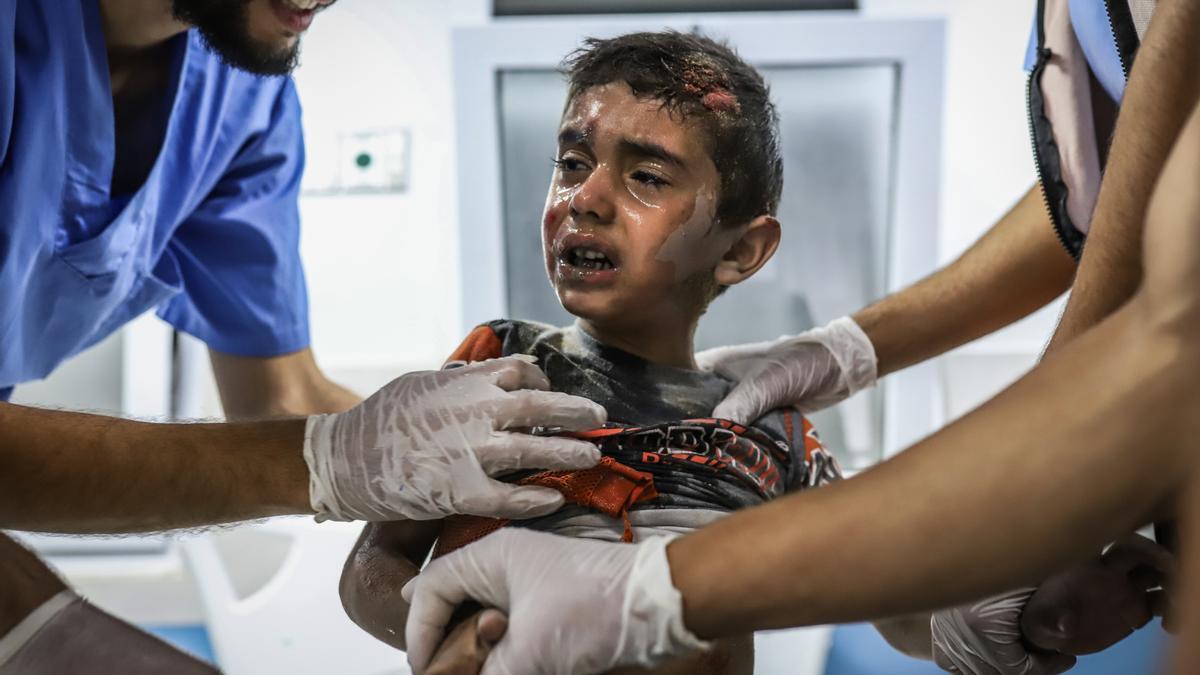 Israel mantiene sus bombardeos mientras Gaza espera la ayuda humanitaria