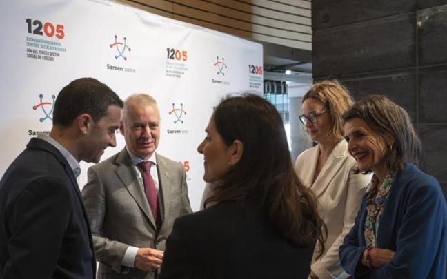 Urkullu ha valorado el impacto del Tercer Sector Social de Euskadi cuando se cumplen ocho años de la aprobación de la Ley que regula el sector. / Irekia Urkullu ha valorado el impacto del Tercer Sector Social de Euskadi cuando se cumplen ocho años de la aprobación de la Ley que regula el sector.