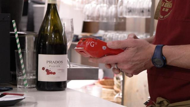 Ls establecimientos están obligados por ley a exhibir una lista de precios que sea fácilmente visible para el público.