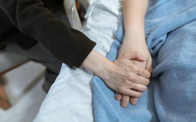 Imagen de archivo de una persona ingresada en un hospital.