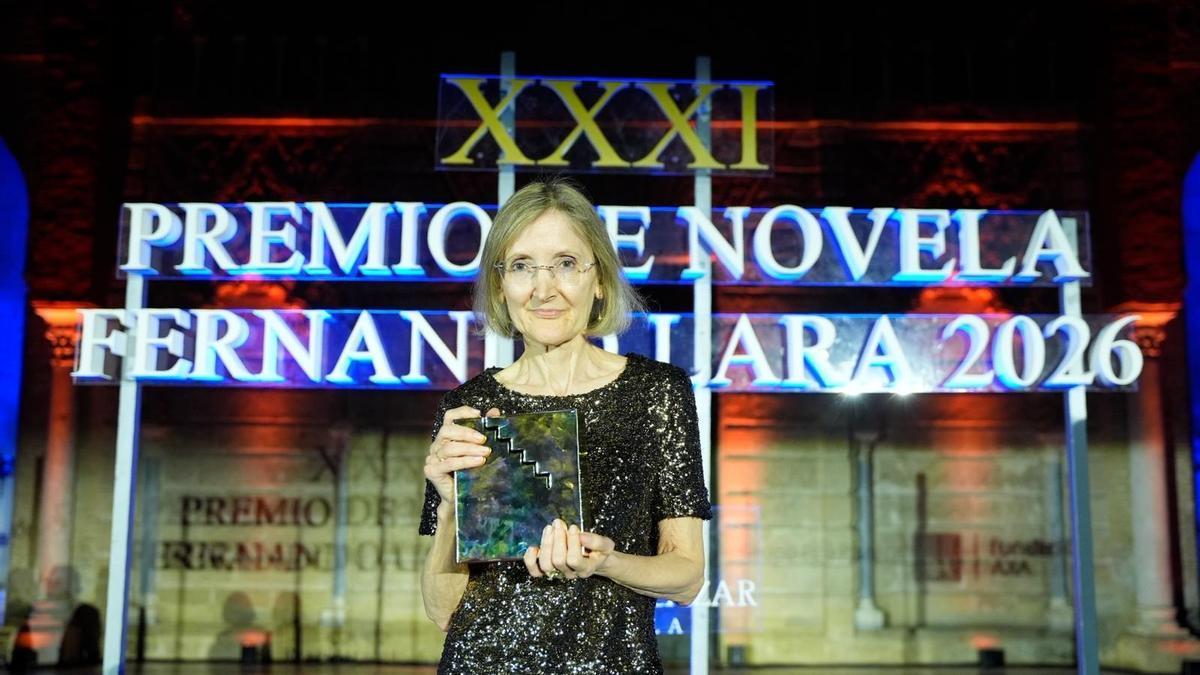 Marta Platel, Premio Fernando Lara de Novela por 'El baile de las criadas'.