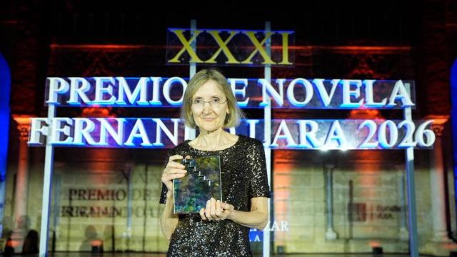 Marta Platel, Premio Fernando Lara de Novela por 'El baile de las criadas'.