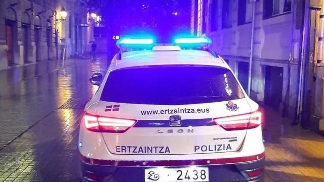 Vehículo de la Ertzaintza.