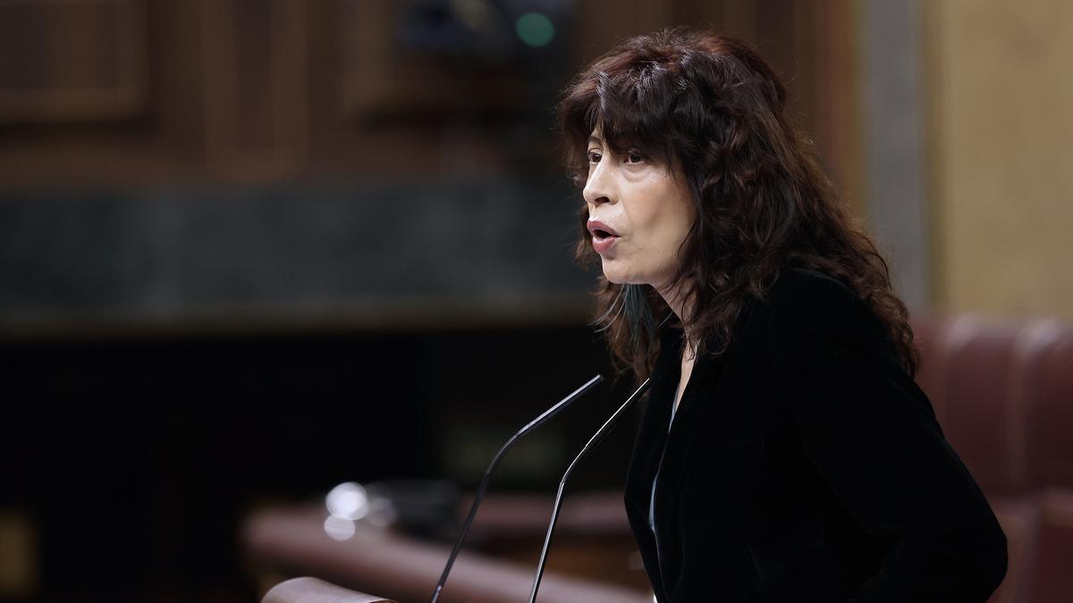 La ministra de Igualdad, Ana Redondo, defiende en el congreso de los diputados la ley de Paridad.