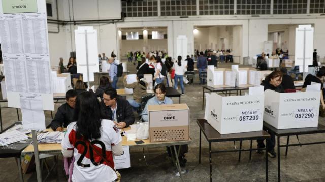 Ciudadanos peruanos residentes en el Estado español ya han emitido su voto.