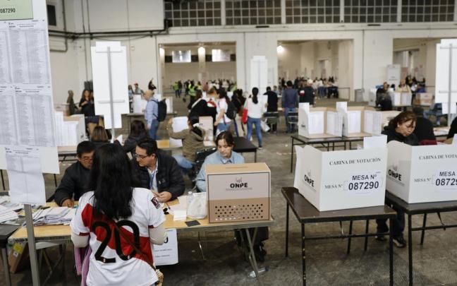 Ciudadanos peruanos residentes en el Estado español ya han emitido su voto.