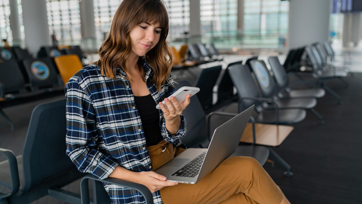 Cada vez son más los que utilizan la ayuda de un inesperado compañero de viaje: la inteligencia artificial.