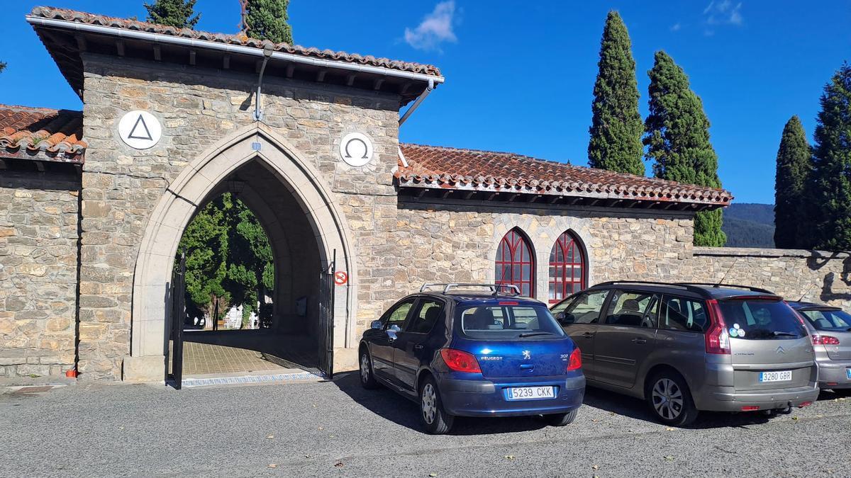 Entrada a cementerio municipal de Amurrio
