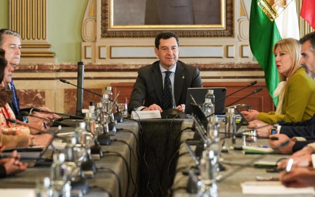 El presidente de la Junta de Andalucía, Juanma Moreno, preside en Huelva la reunión ordinaria del Consejo de Gobierno. A 18 de marzo de 2026 en Huelva (Andalucía, España). El Consejo de Gobierno de la Junta de Andalucía traslada e